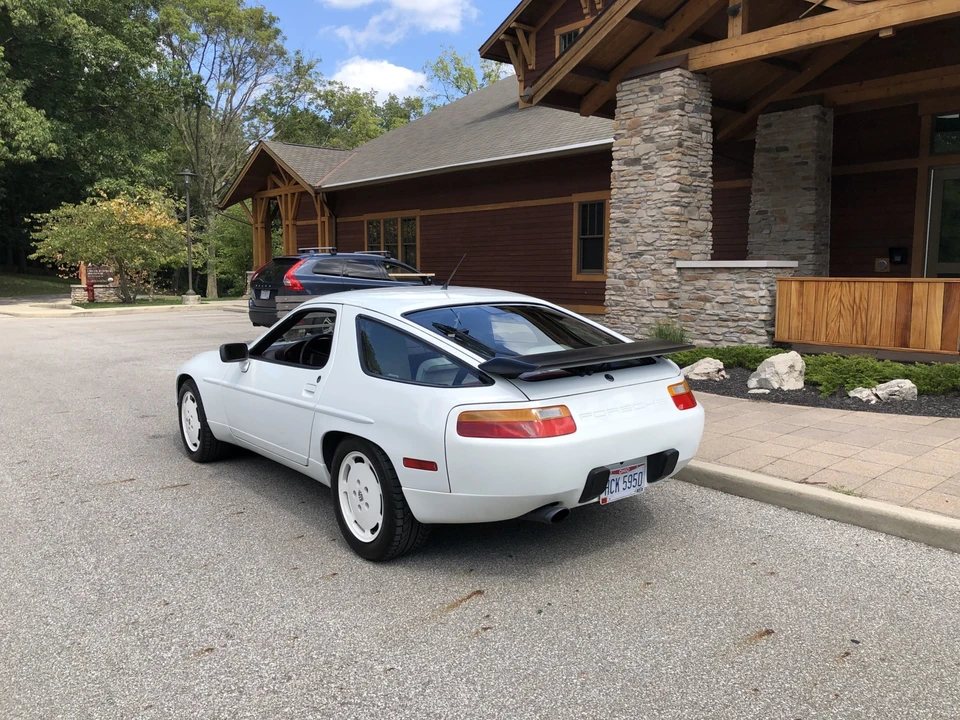 1989 Porsche 928 S4 - Image 5 of 31