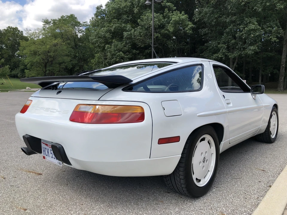 1989 Porsche 928 S4 - Image 10 of 31