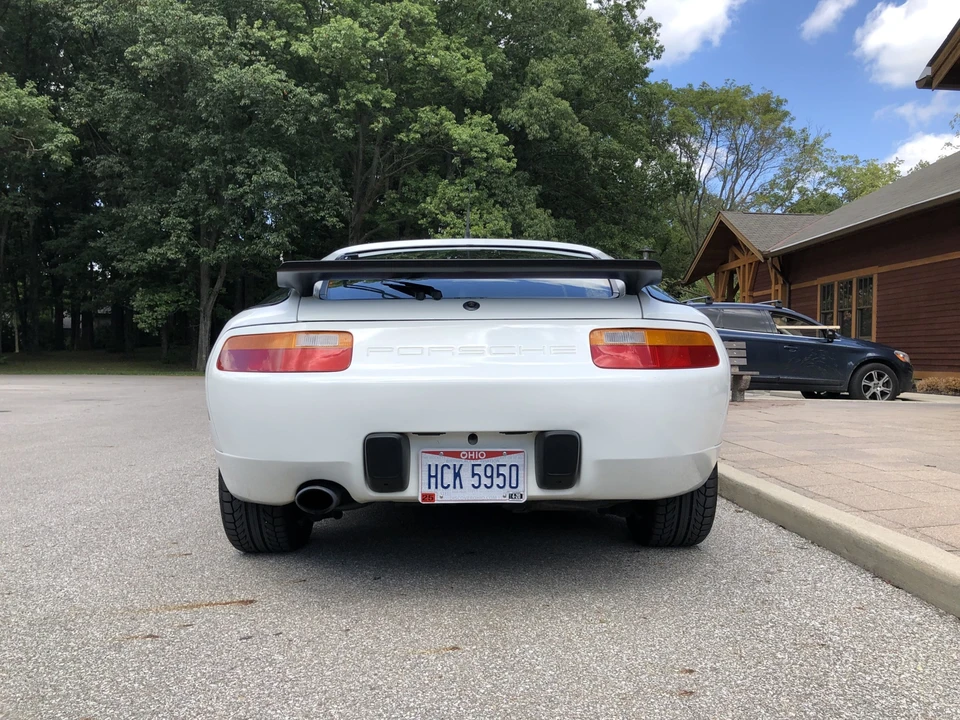 1989 Porsche 928 S4 - Image 7 of 31