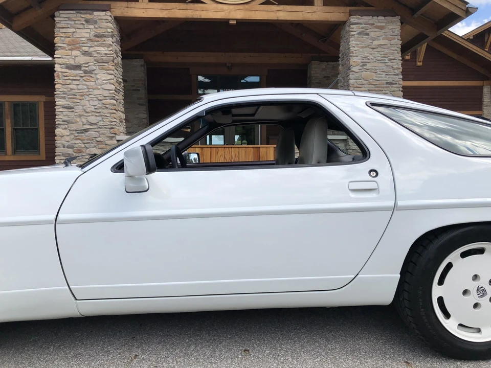 1989 Porsche 928 S4 - Image 27 of 31
