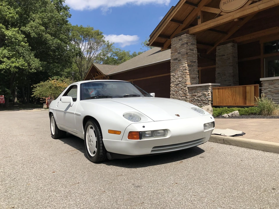 1989 Porsche 928 S4 - Image 15 of 31