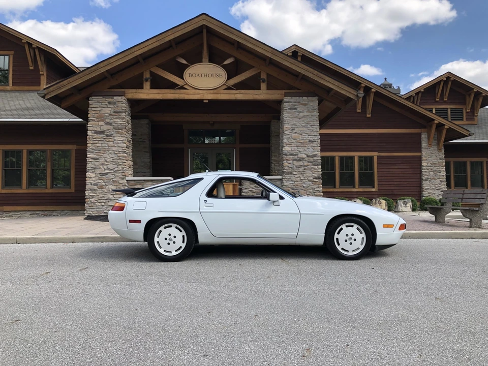 1989 Porsche 928 S4 - Image 13 of 31