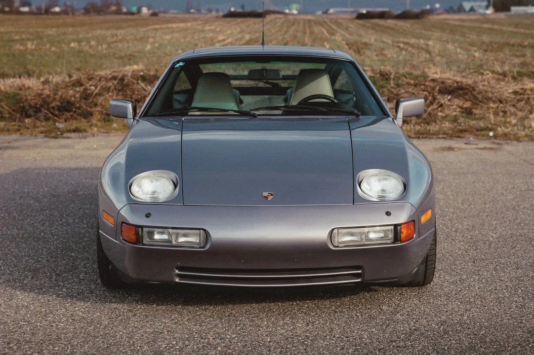1989 Porsche 928 S4 - Image 2 of 6