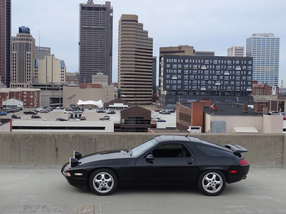 1989 Porsche 928 S4 - Image 17 of 31