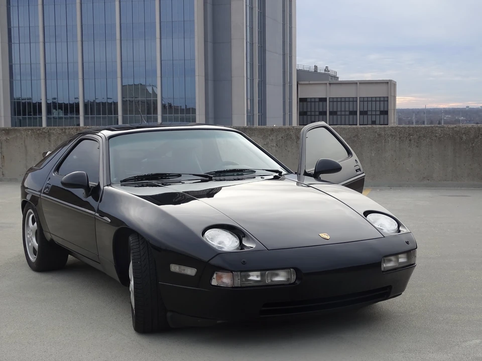 1989 Porsche 928 S4 - Image 7 of 31