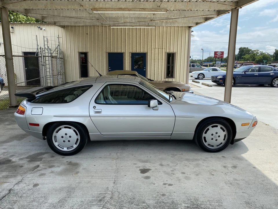 1989 Porsche 928 S4 - Image 24 of 31