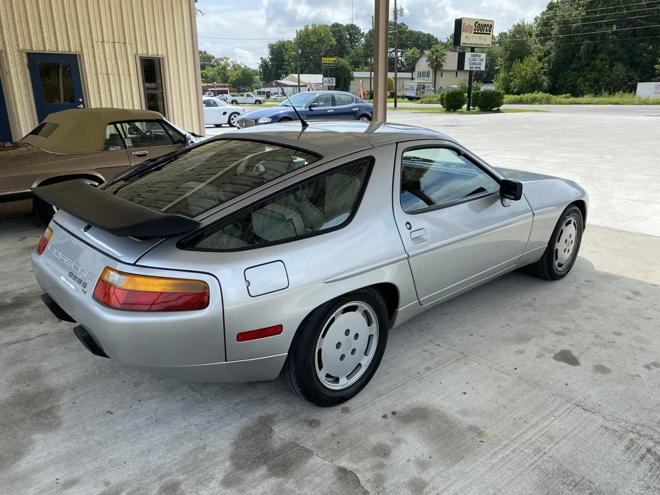 1989 Porsche 928 S4 - Image 23 of 31