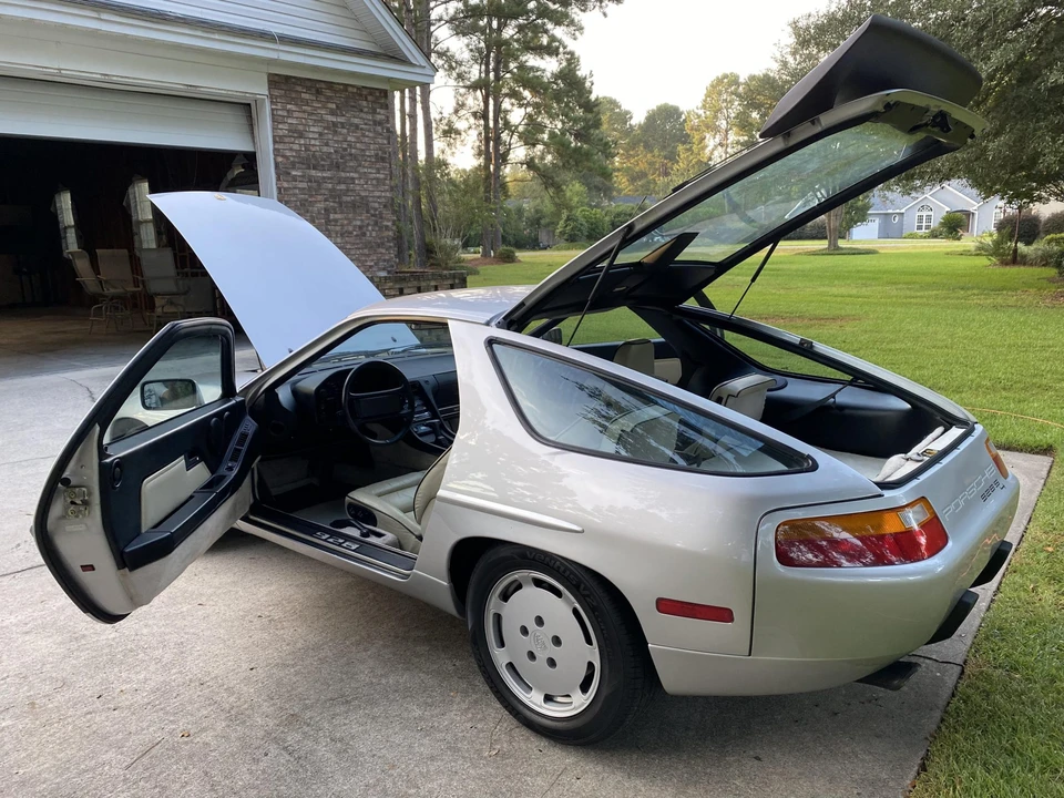 1989 Porsche 928 S4 - Image 30 of 31