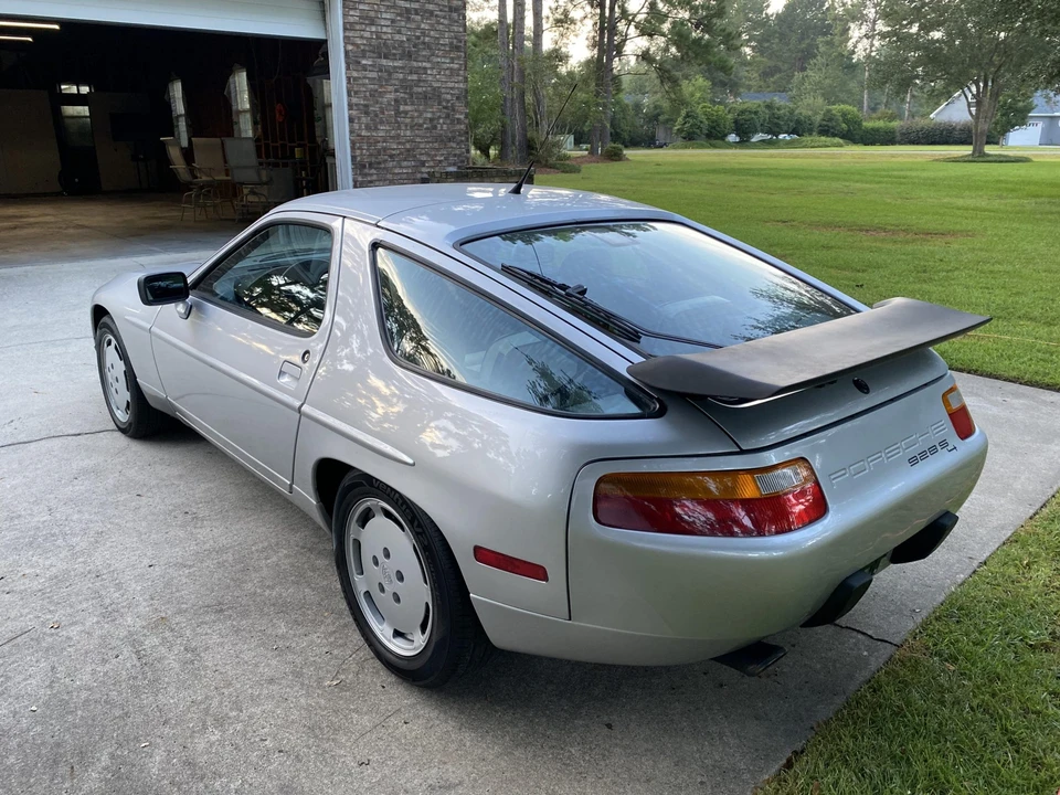 1989 Porsche 928 S4 - Image 17 of 31