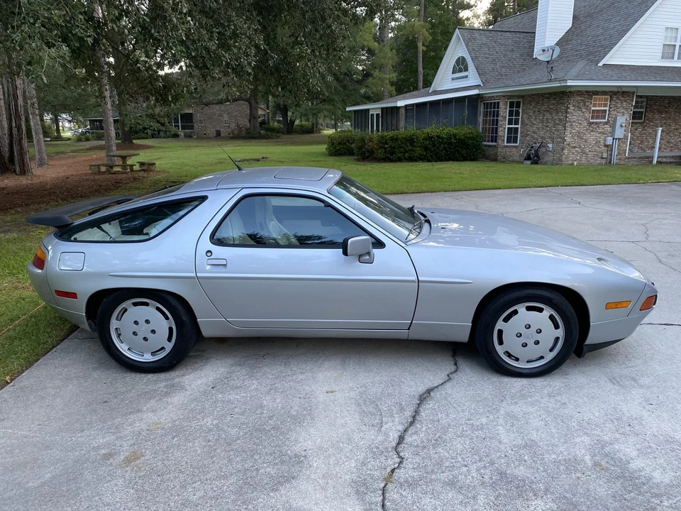 1989 Porsche 928 S4 - Image 11 of 31