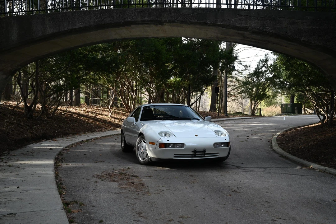 1989 Porsche 928 S4 - Image 11 of 31