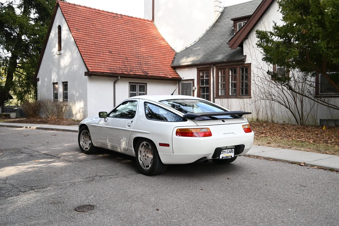 1989 Porsche 928 S4 - Image 6 of 31
