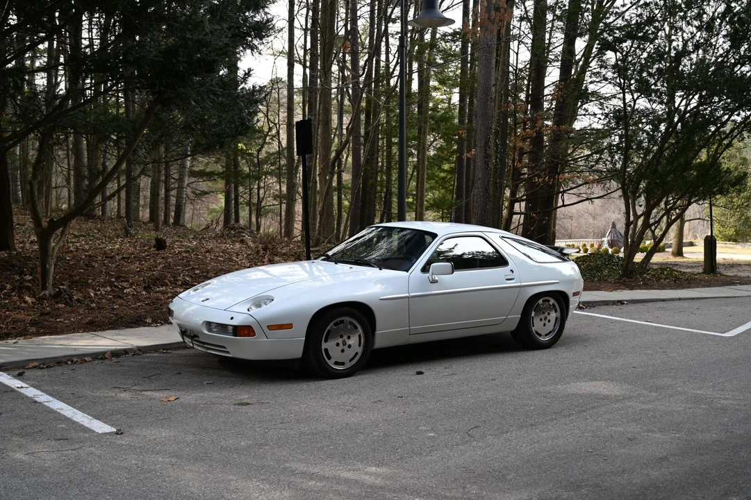 1989 Porsche 928 S4 - Image 2 of 31