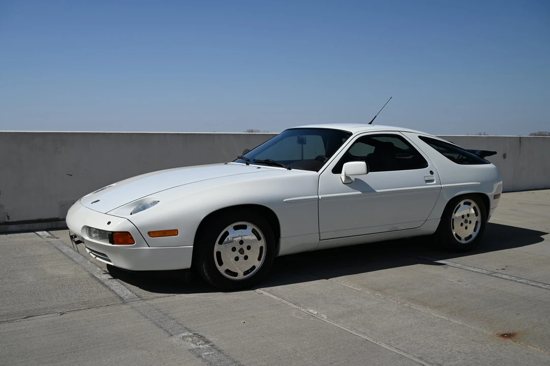 1989 Porsche 928 S4 - Image 14 of 31