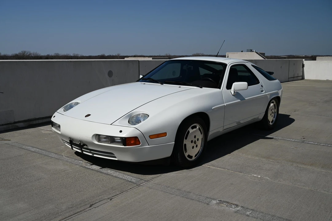 1989 Porsche 928 S4 - Image 13 of 31