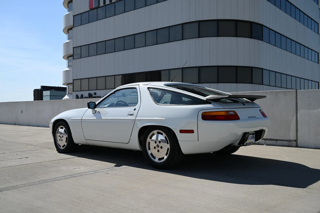 1989 Porsche 928 S4 - Image 16 of 31