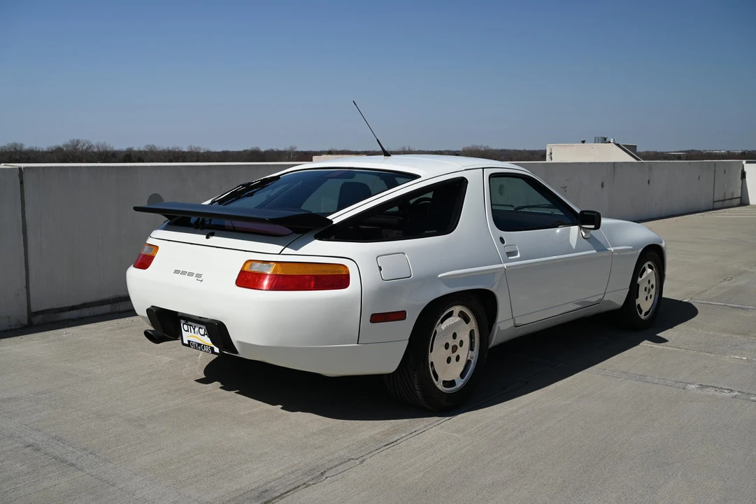 1989 Porsche 928 S4 - Image 17 of 31