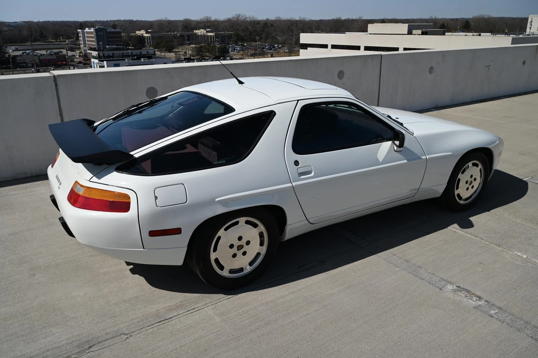 1989 Porsche 928 S4 - Image 18 of 31