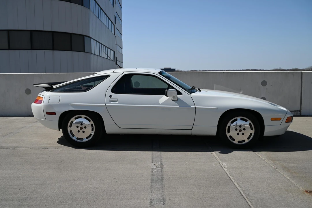 1989 Porsche 928 S4 - Image 19 of 31