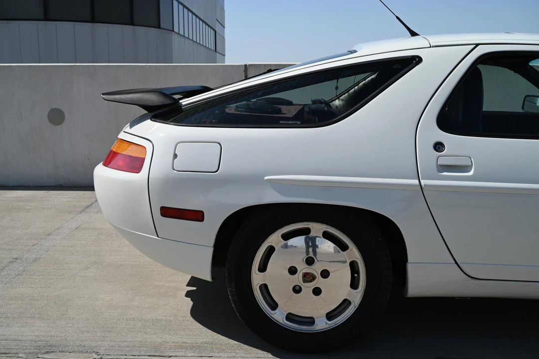 1989 Porsche 928 S4 - Image 25 of 31