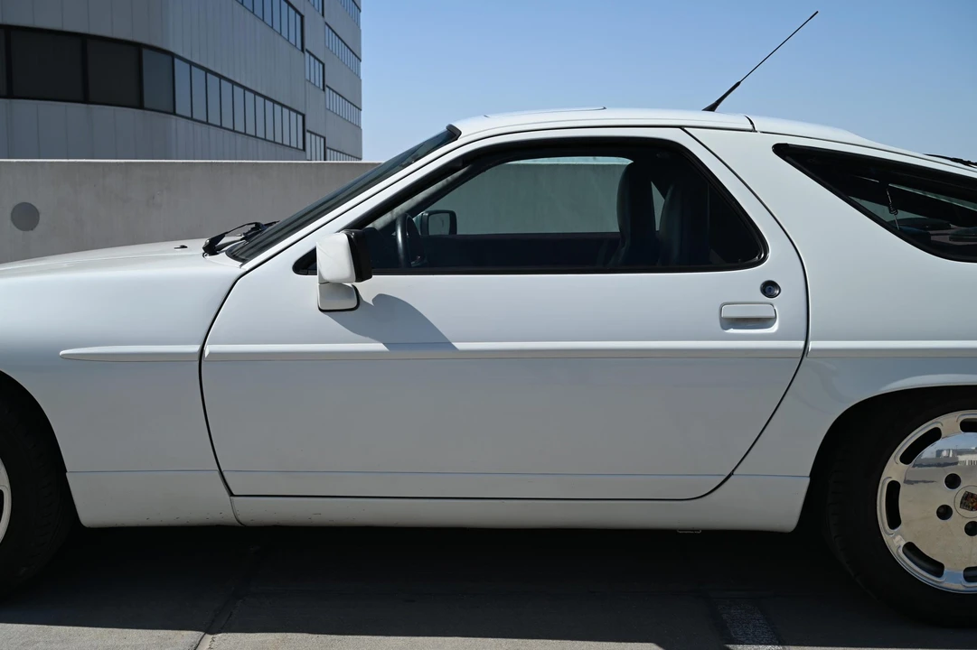 1989 Porsche 928 S4 - Image 23 of 31