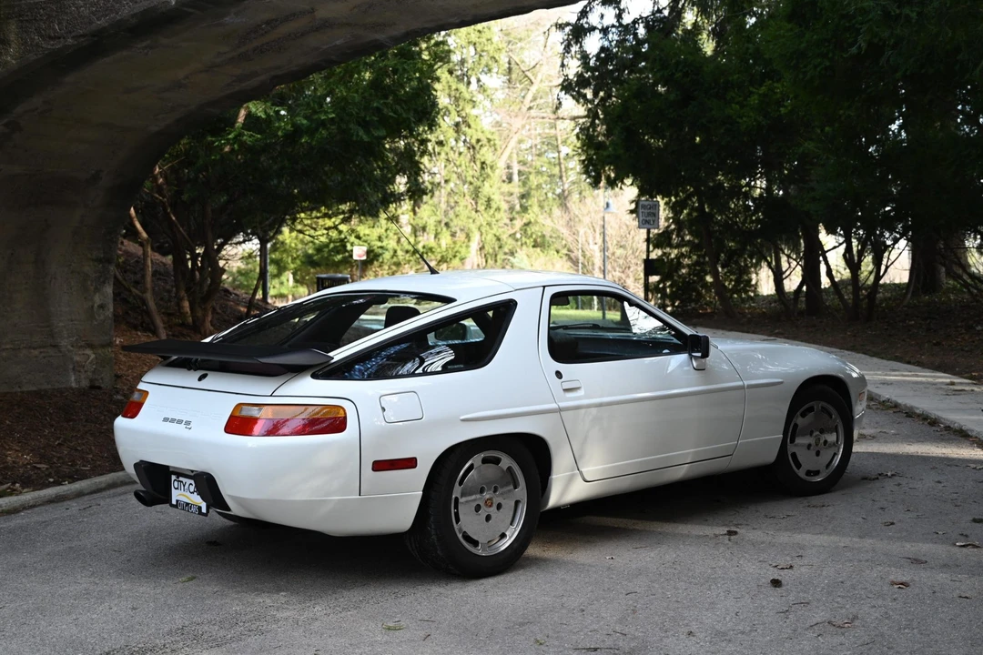 1989 Porsche 928 S4 - Image 9 of 31