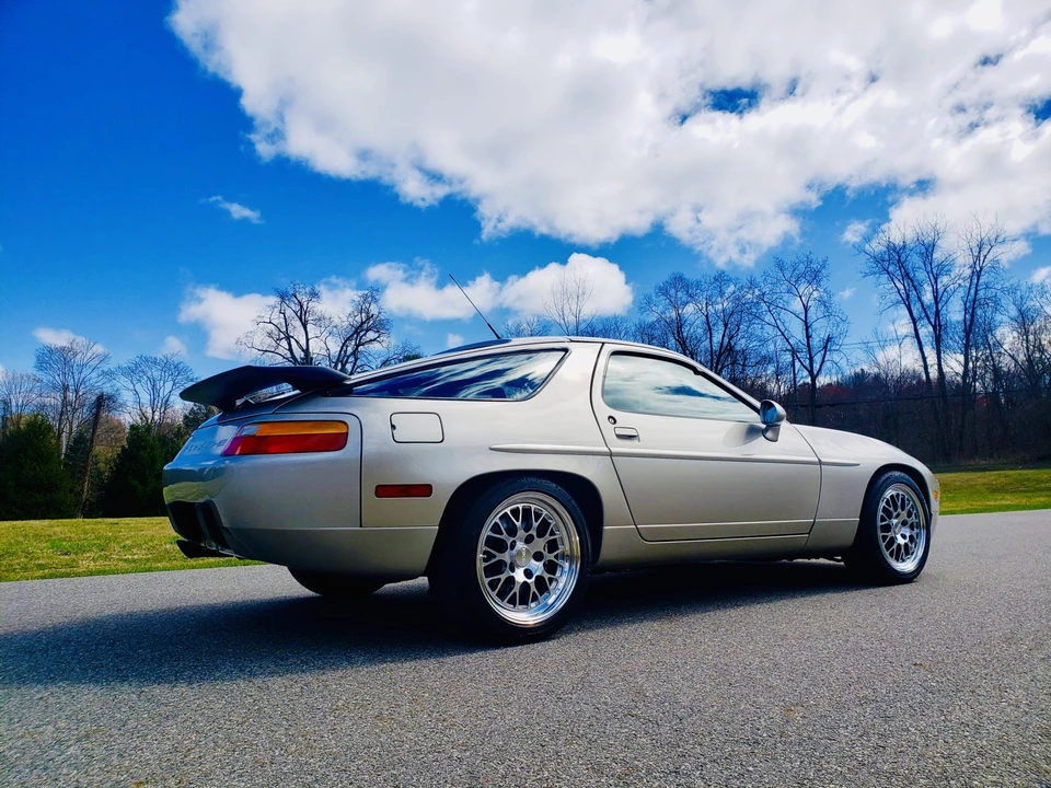 1989 Porsche 928 S4 - Image 5 of 31