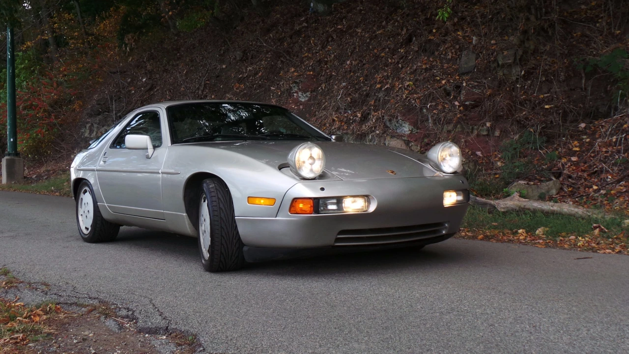1989 Porsche 928 S4 - Image 3 of 31