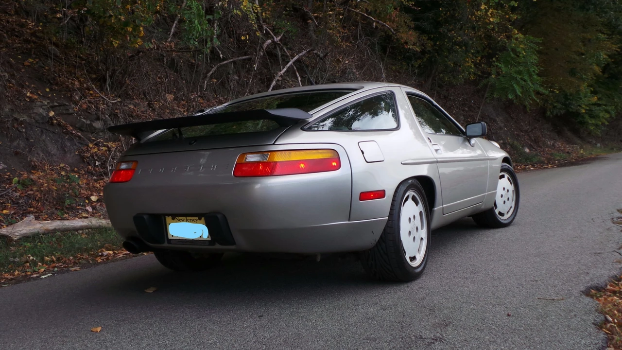 1989 Porsche 928 S4 - Image 8 of 31