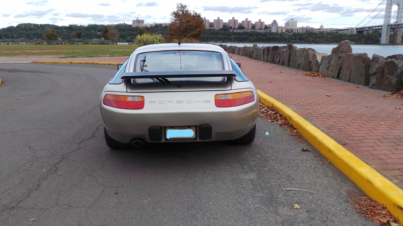 1989 Porsche 928 S4 - Image 9 of 31