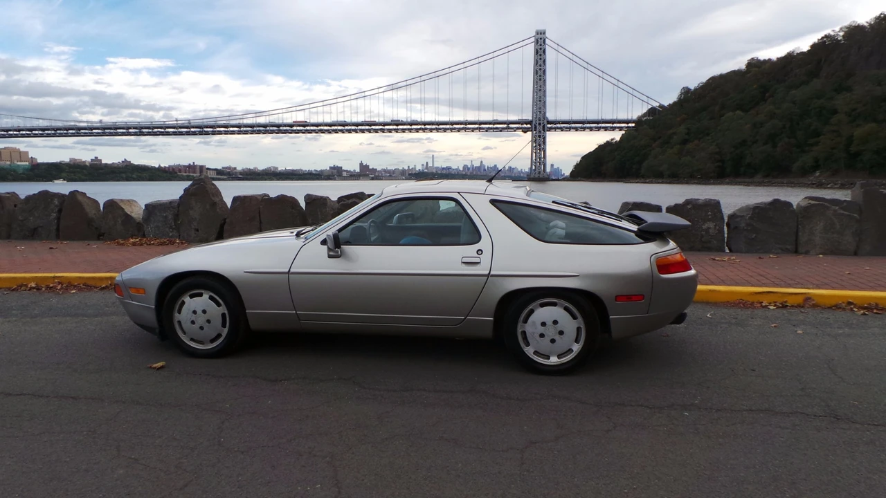 1989 Porsche 928 S4 - Image 10 of 31