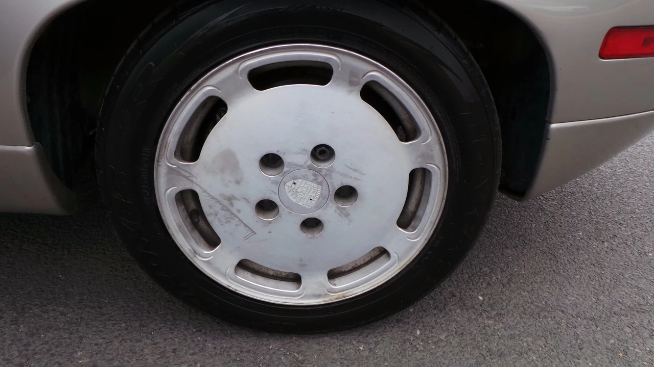 1989 Porsche 928 S4 - Image 23 of 31