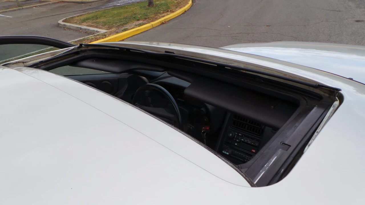 1989 Porsche 928 S4 - Image 19 of 31