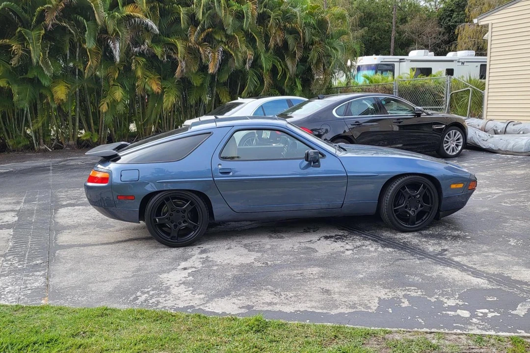 1989 Porsche 928 S4 - Image 13 of 31