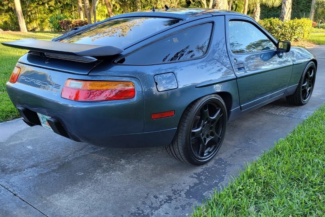 1989 Porsche 928 S4 - Image 6 of 31