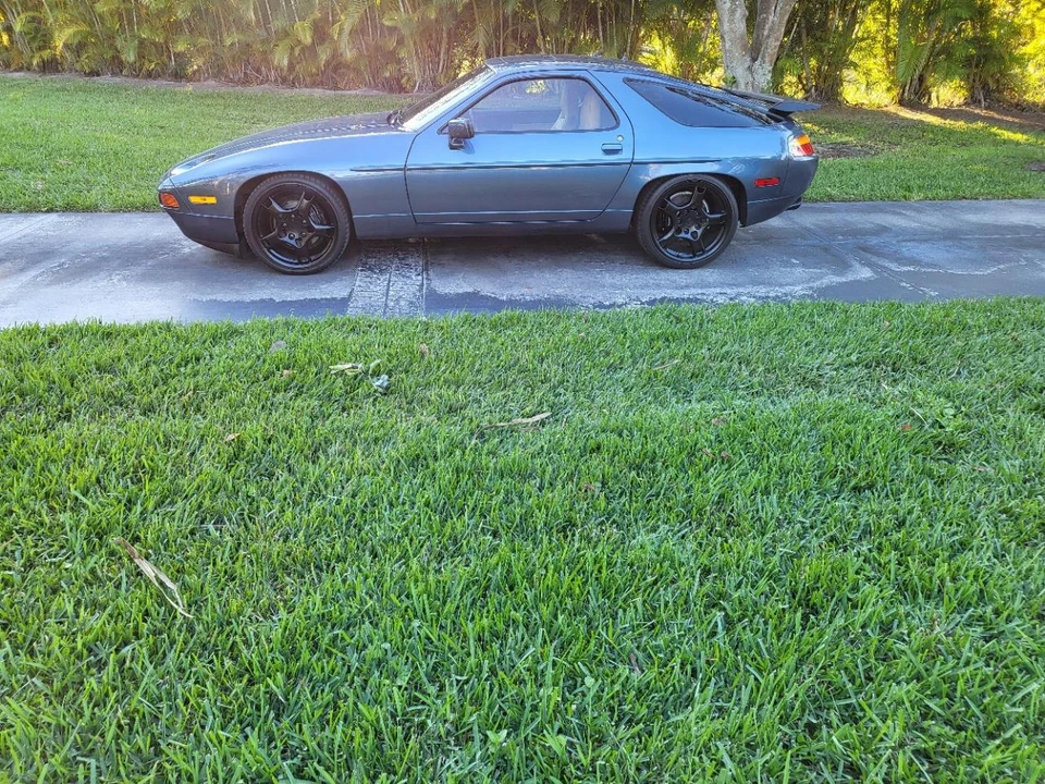 1989 Porsche 928 S4 - Image 2 of 31