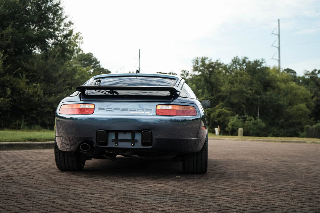 1989 Porsche 928 S4 - Image 10 of 31