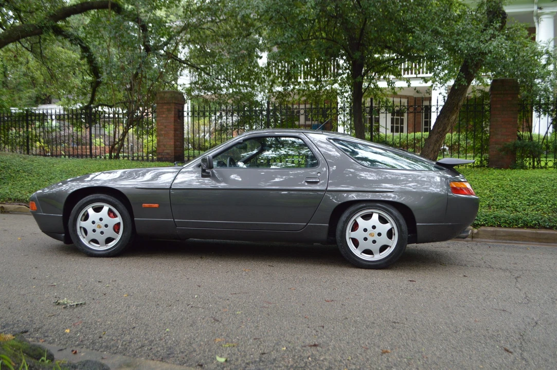 1989 Porsche 928 S4 - Image 14 of 31