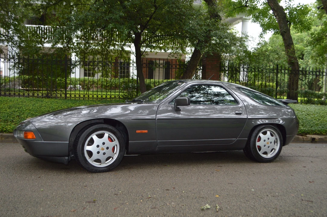 1989 Porsche 928 S4 - Image 10 of 31