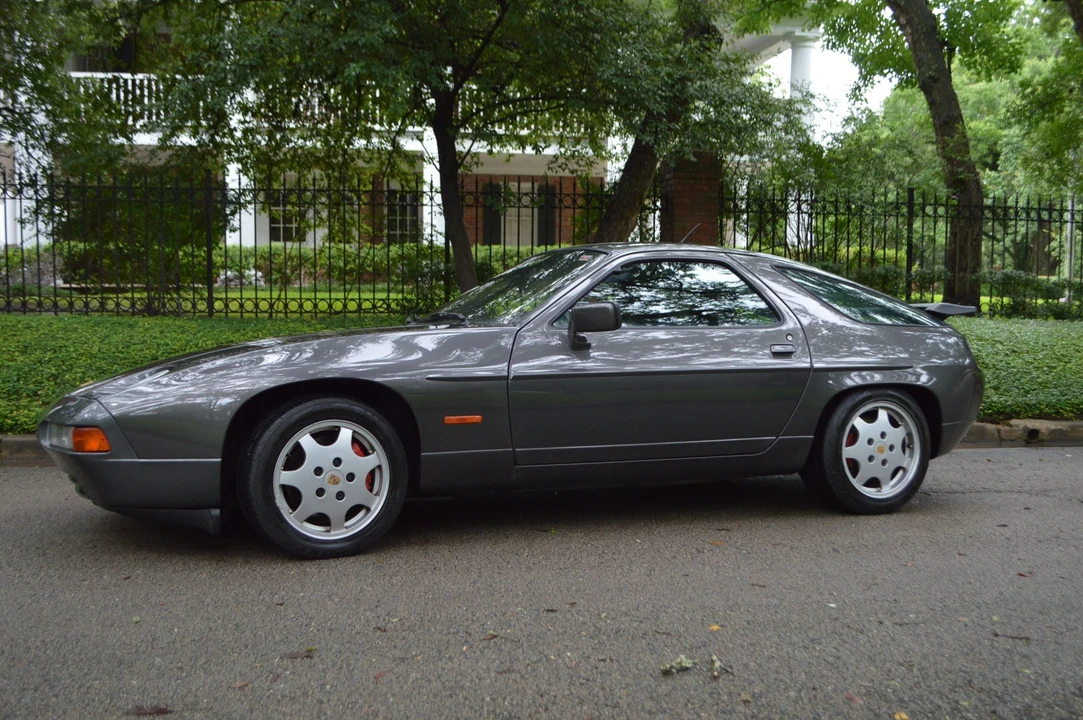 1989 Porsche 928 S4 - Image 11 of 31