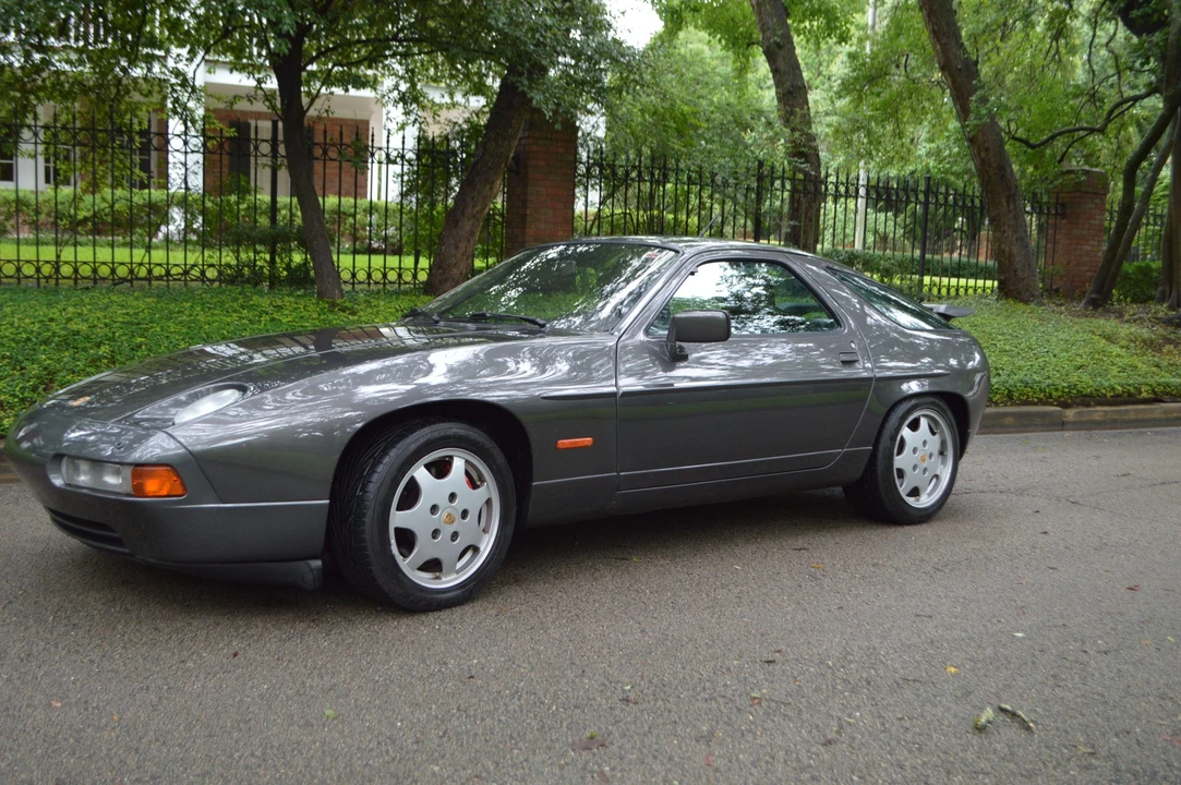 1989 Porsche 928 S4 - Image 8 of 31