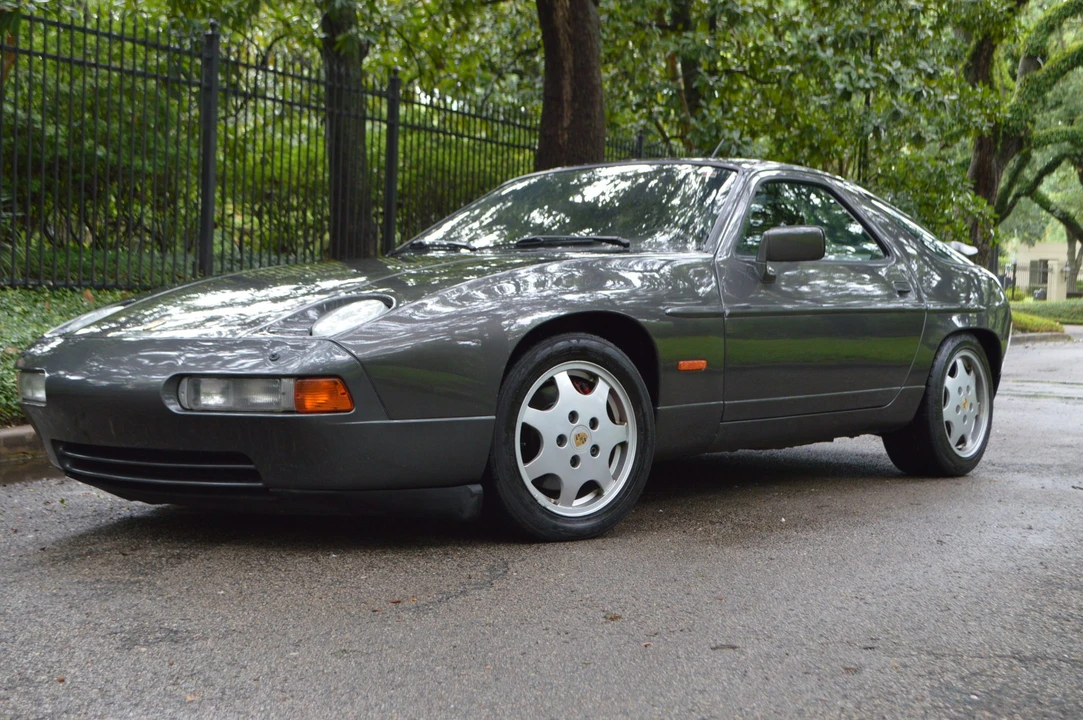 1989 Porsche 928 S4 - Image 7 of 31