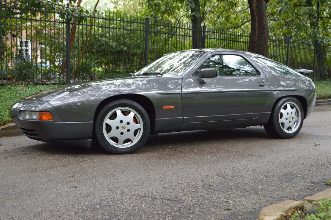 1989 Porsche 928 S4 - Image 9 of 31