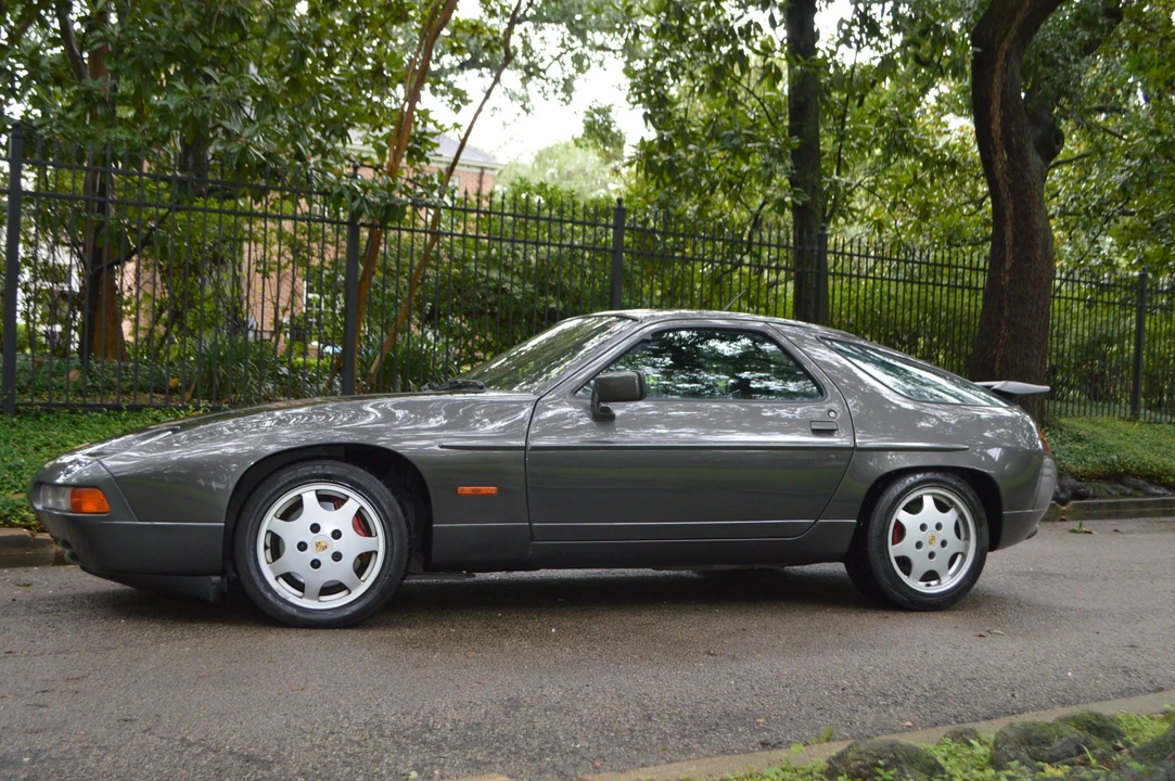 1989 Porsche 928 S4 - Image 12 of 31
