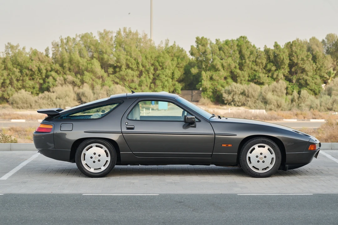 1989 Porsche 928 S4 - Image 12 of 31