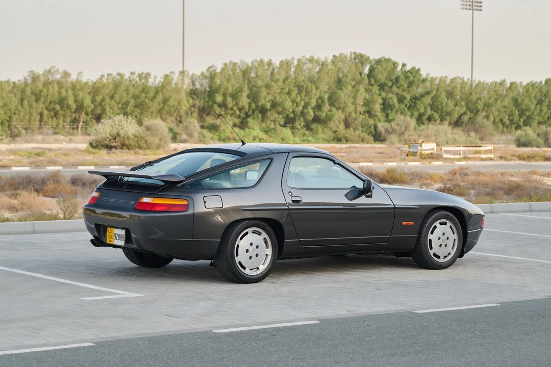 1989 Porsche 928 S4 - Image 13 of 31