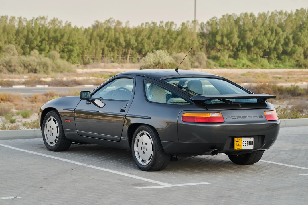 1989 Porsche 928 S4 - Image 15 of 31