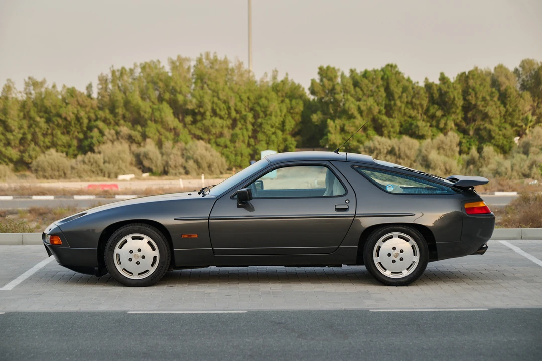 1989 Porsche 928 S4 - Image 16 of 31