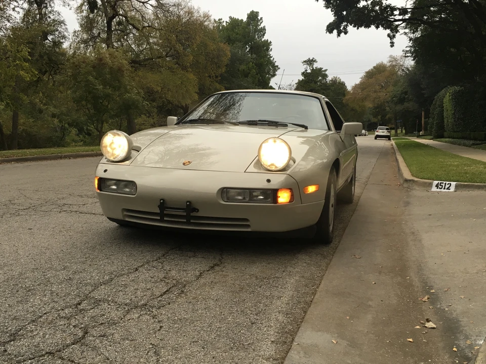 1989 Porsche 928 S4 - Image 25 of 31