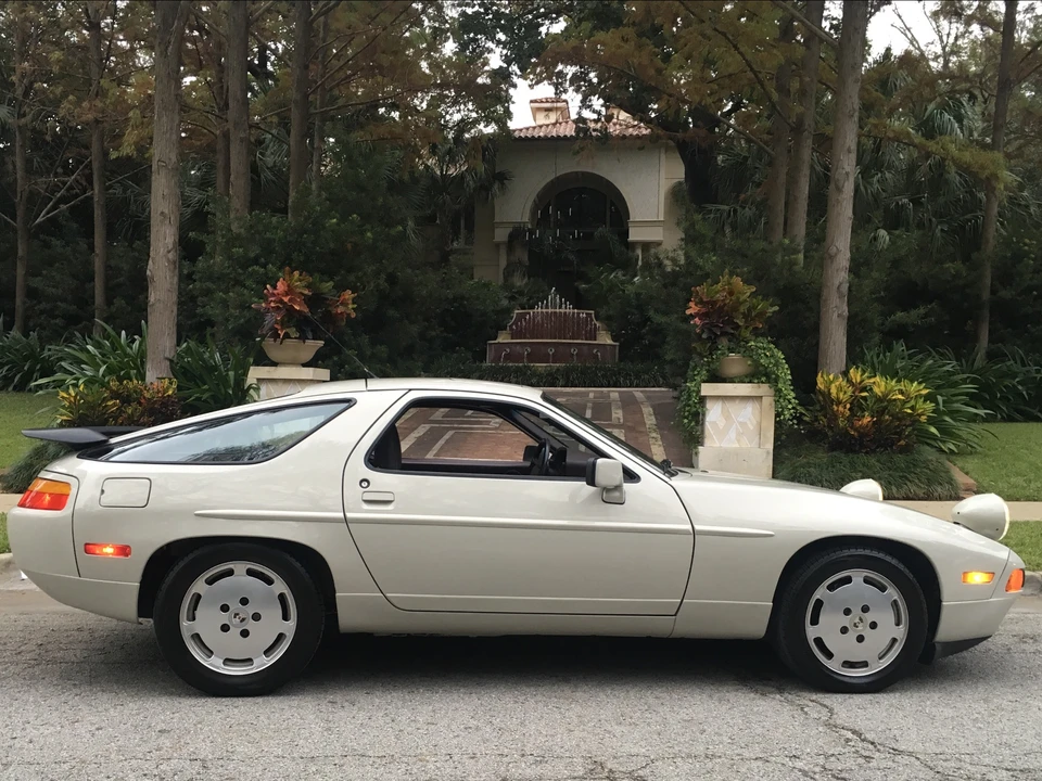 1989 Porsche 928 S4 - Image 14 of 31